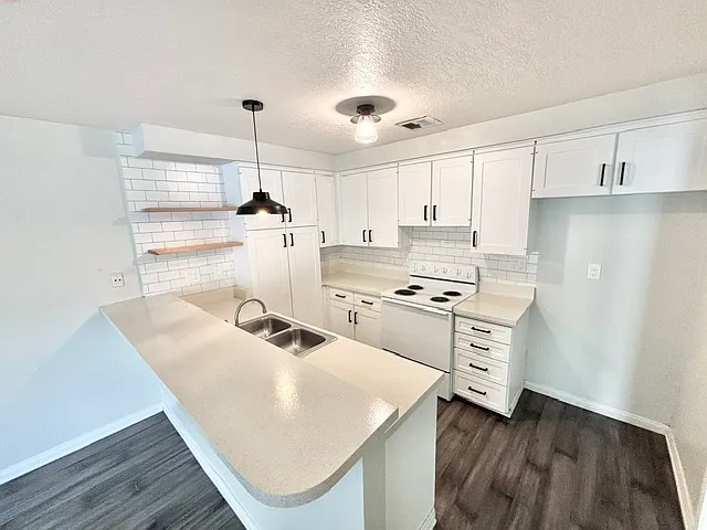 2 bed, 800 sqft, $2,500 — Photo 1