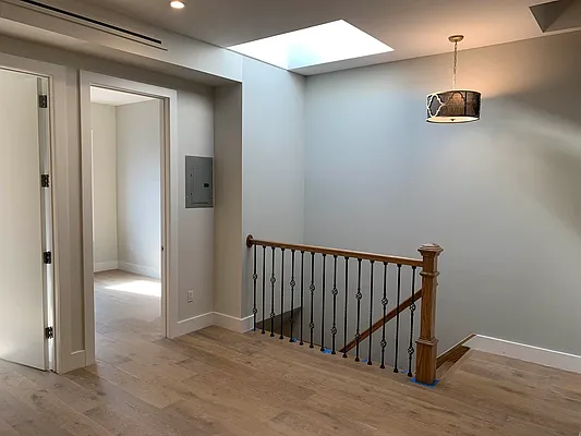 Rented by Hudson Exclusive | media 29