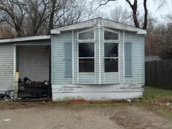 1225 E 20th St, Muncie, IN 47302