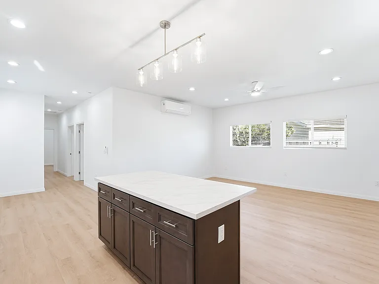 21003 Longworth Ave — Photo 7