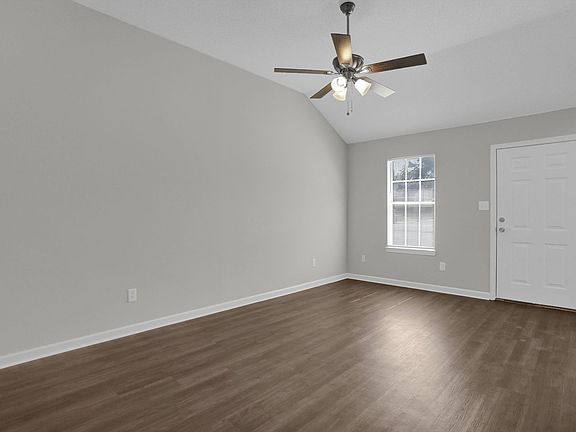 4th image of 1676 Joy Cir