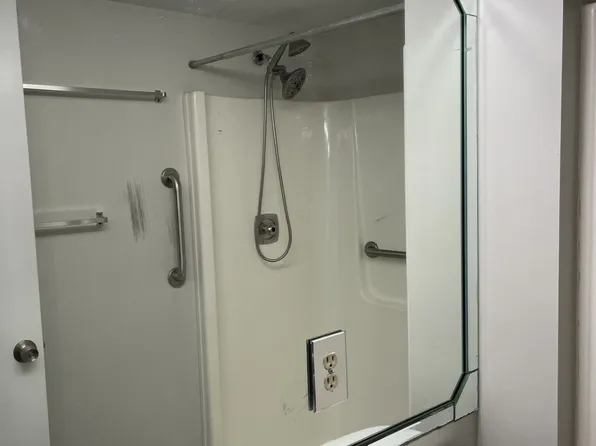 2121 Collier Ave, Fort Myers, FL 33901