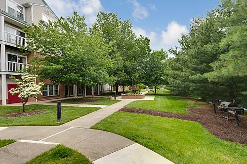 Laurel Lakes Photo 1
