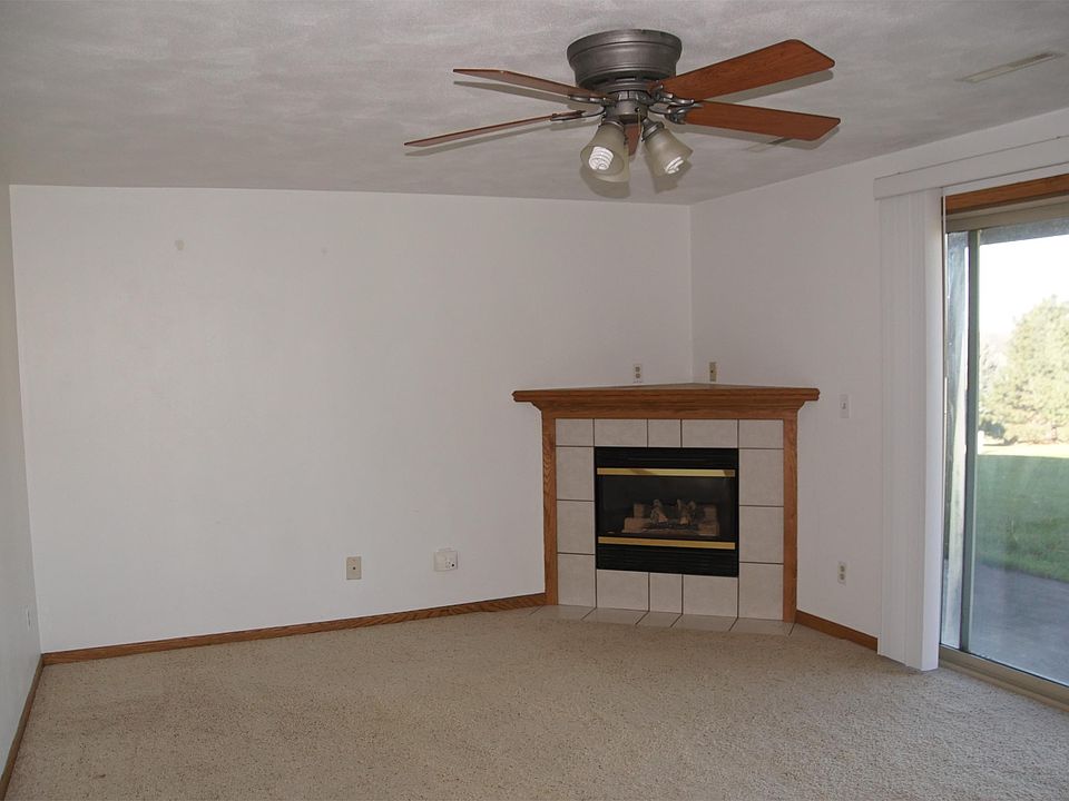 2nd image of 3122 Selkirk Dr APT 1