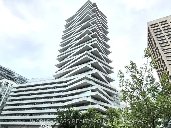 15 Queens Quay E #724, Toronto, ON M5E 0A4