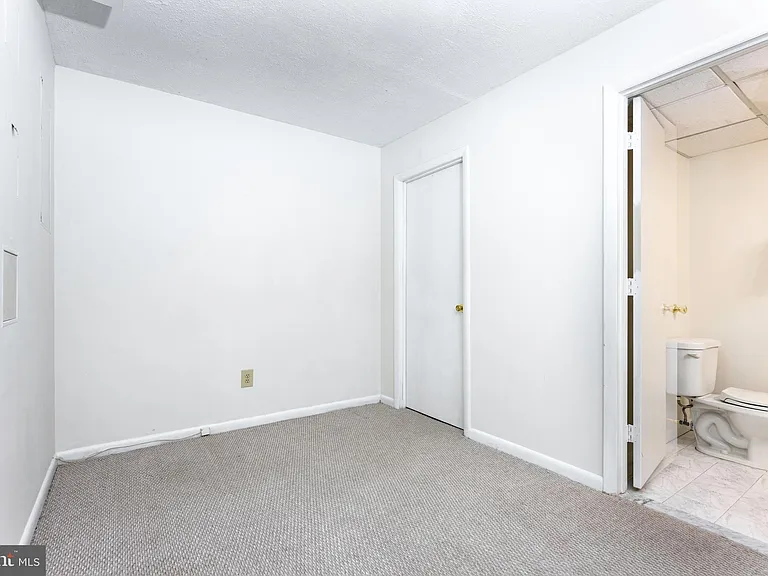 6705 Surreywood Ln — Photo 24
