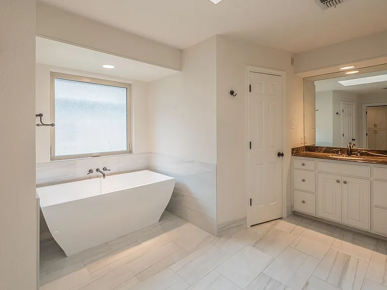 6724 Blue Meadow Dr — Photo 29