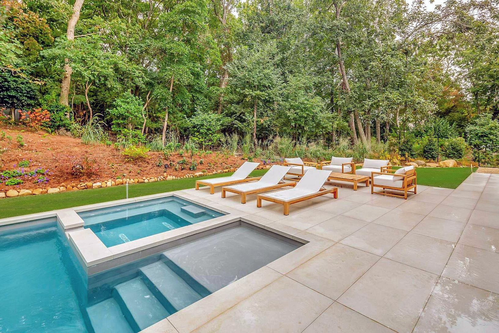  Pool with Spa