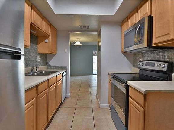 4th image of 1611 Terrace Dr
