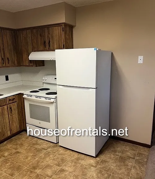 703 Rusty Ln — Photo 1