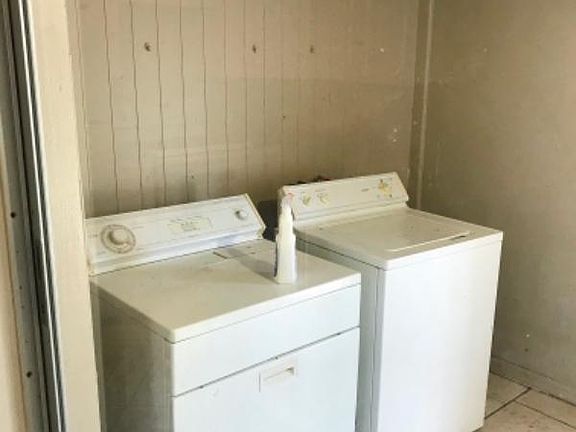 4th image of 4911 Catalina Dr #22