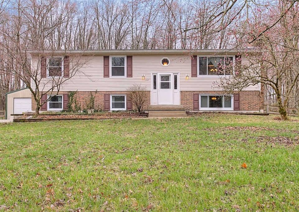 1st image of 1369 Finch Ln