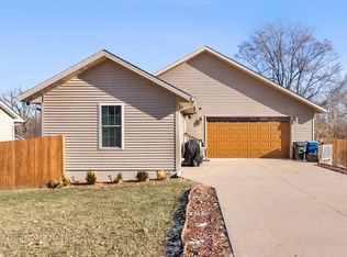 2219 Isett Ave, Muscatine, IA 52761