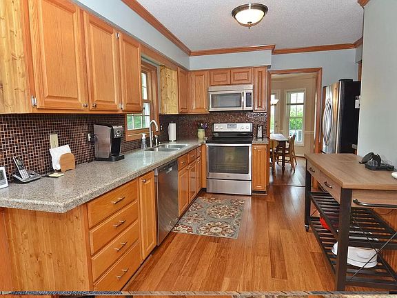 2nd image of 3305 Greenhowe Dr