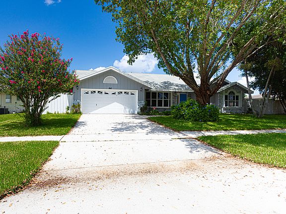 3rd image of 843 Azalea Drive