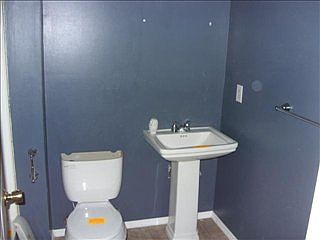 4th image of 211 County Road 144