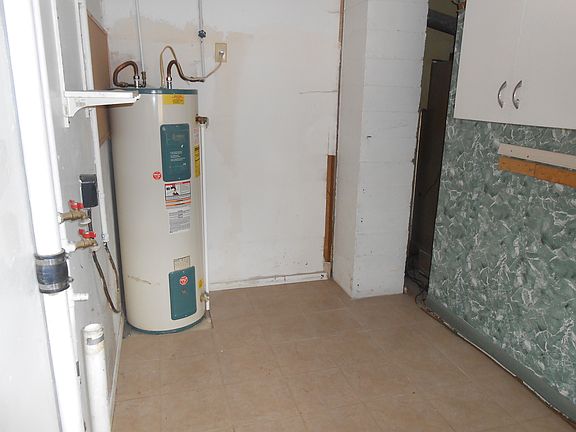 4th image of 318 Eckmont Ave