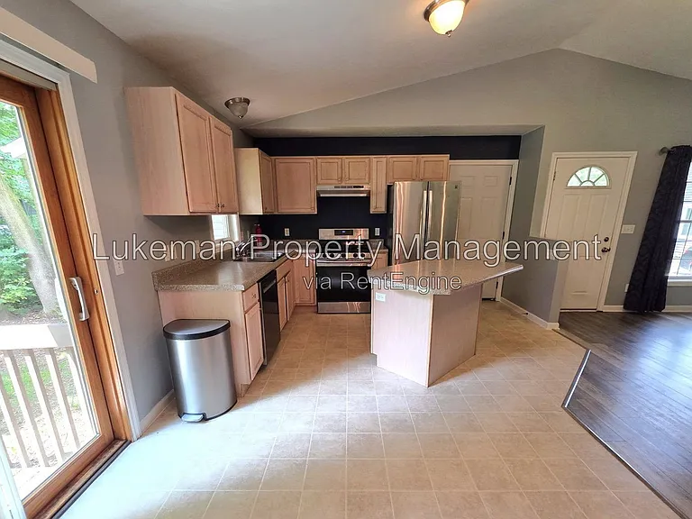5635 Monticello Ave — Photo 4