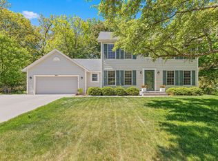 669 Windtree Knl, Eagan, MN 55123