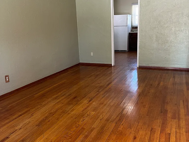 813 Wilmoore Dr SE — Photo 5
