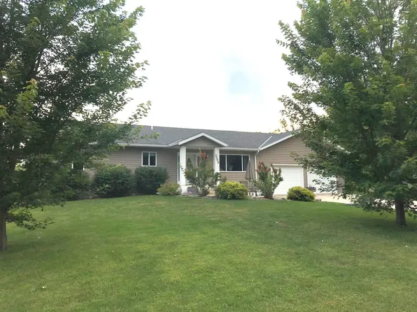 4806 22nd St NE, Willmar, MN 56201