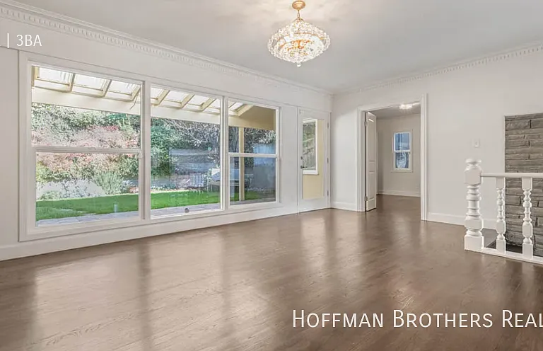 1222 Daniels Dr — Photo 3