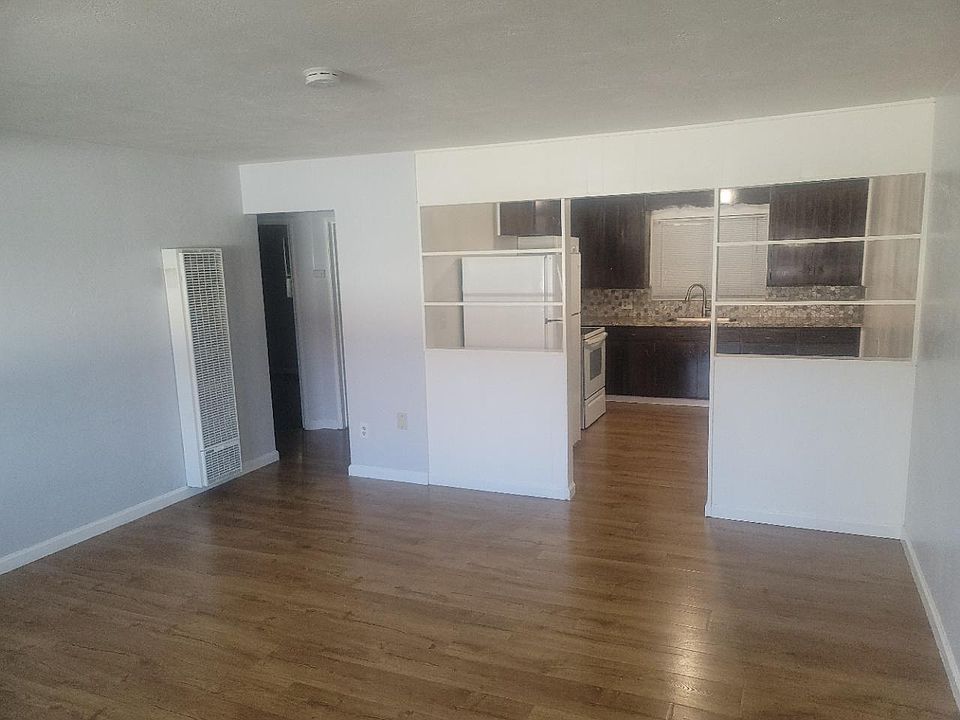 Entry to living room