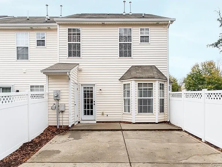 10394 Alexander Martin Ave — Photo 44