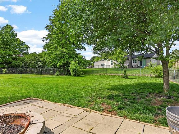 5th image of 693 Rustic Valley Dr
