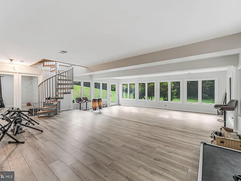8424 Holly Leaf Dr — Photo 26