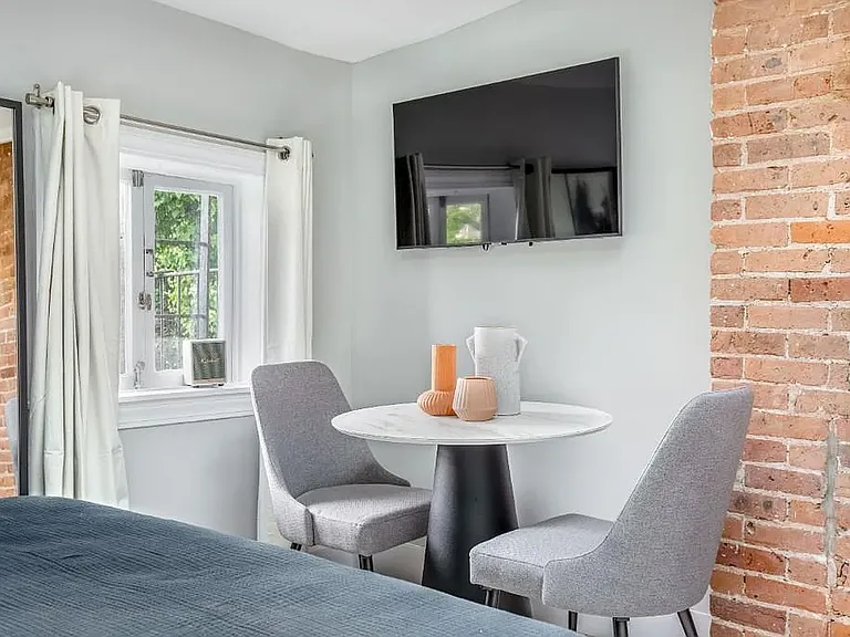 231 E 4th St #4C — Photo 3