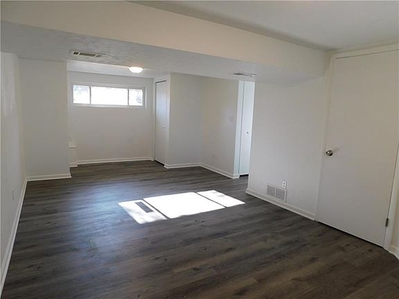 3rd image of 4094 Greenridge Dr