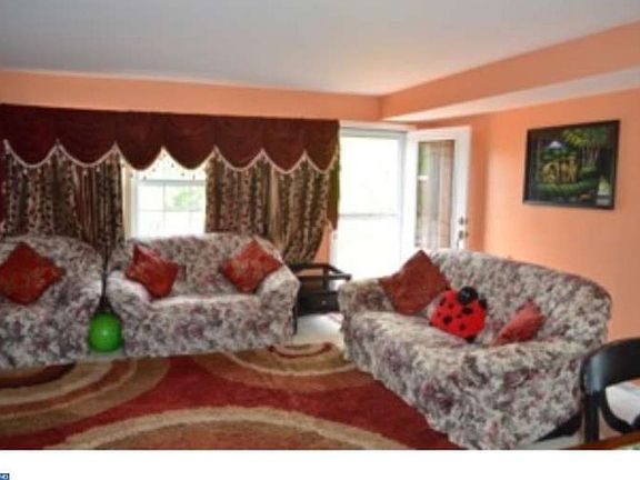 5th image of 42 Ashley Ct