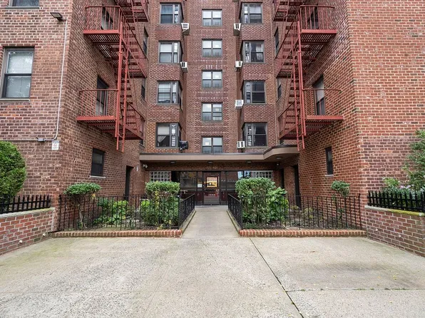 88-10 32nd Ave #304, East Elmhurst, NY 11369