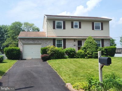 911 Lake Ln, Pennsburg, PA, 18073
