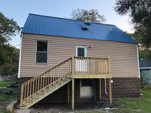 5th image of 3520 E 36th Ave