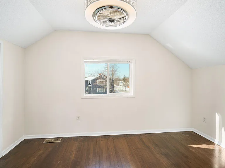 3956 Vera Cruz Ave N — Photo 19