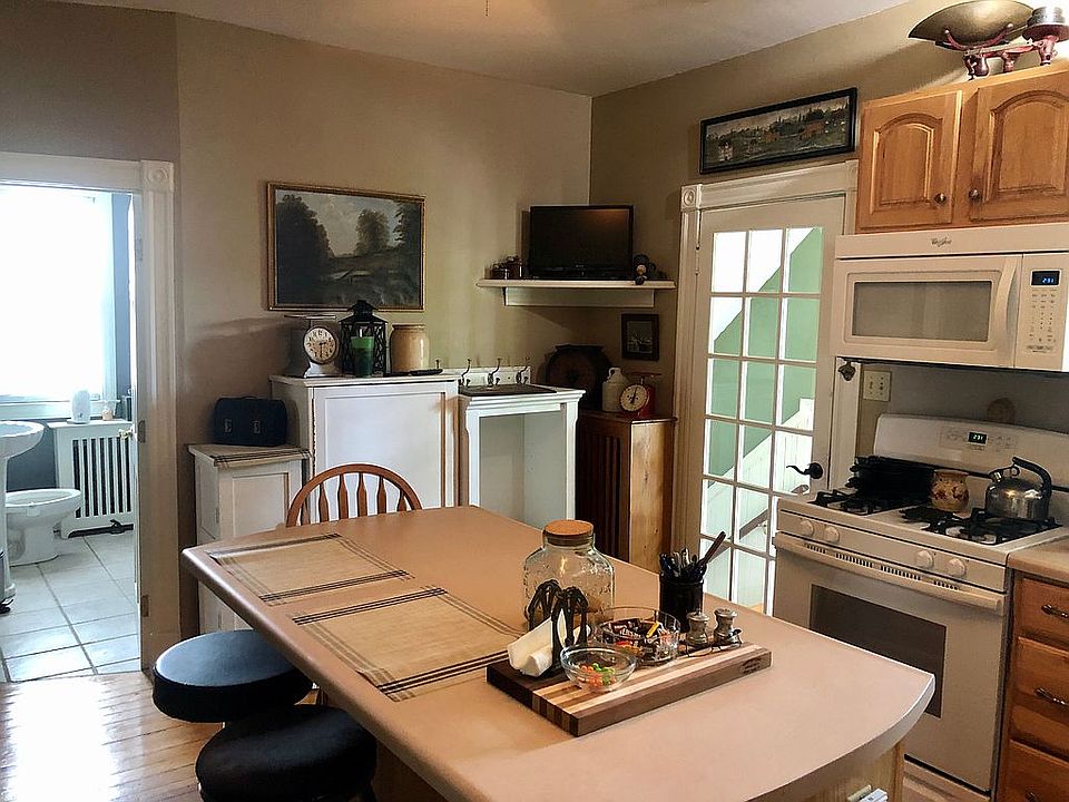 2nd floor kitchen 