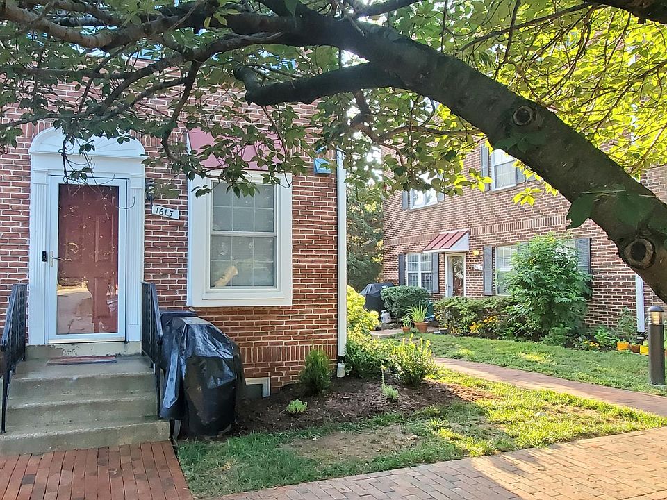 1st image of 1615 S Barton St #23