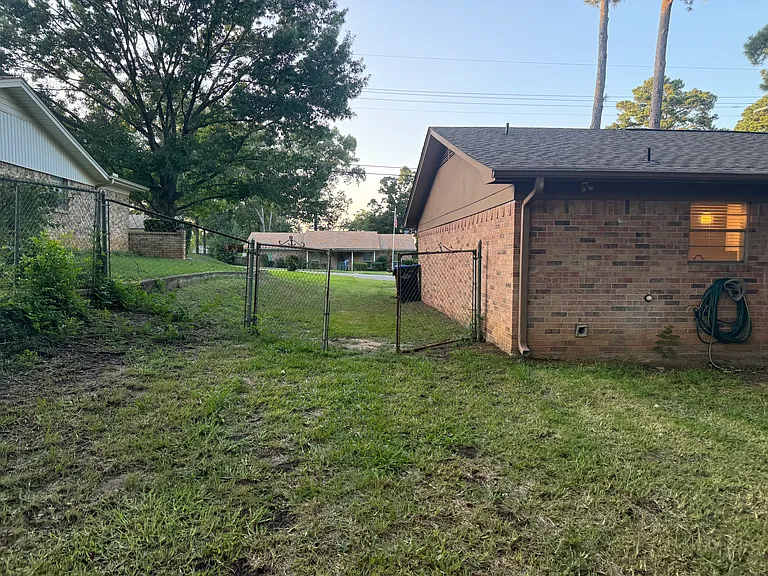1302 Blueridge Pkwy — Photo 43
