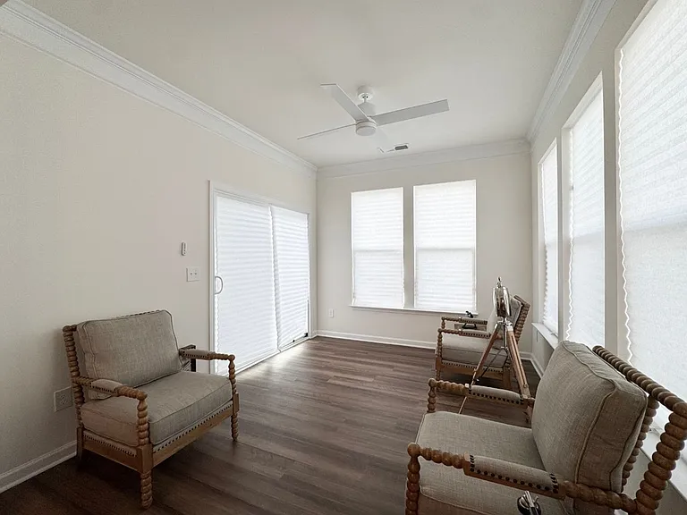 612 Columbus Cir — Photo 5