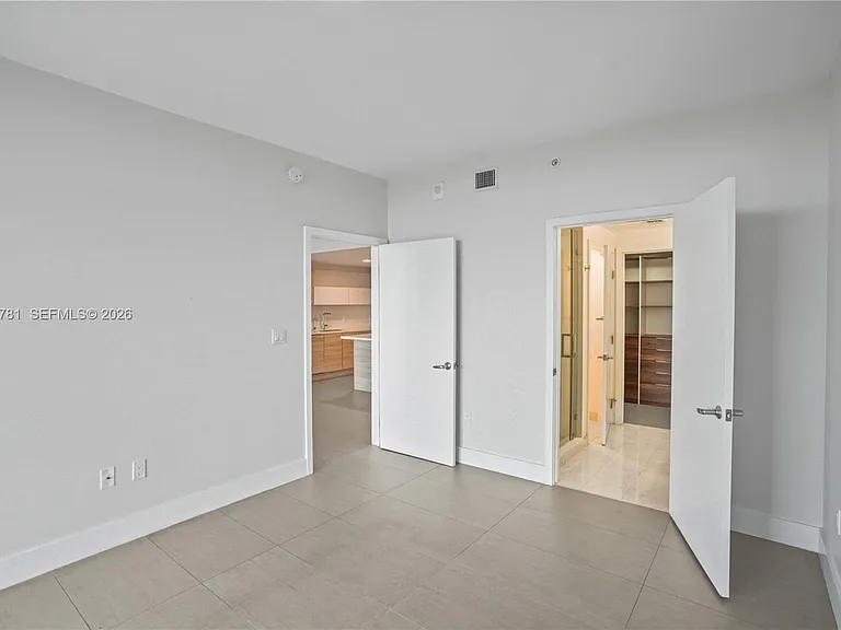 16385 Biscayne Blvd #1919 — Photo 21