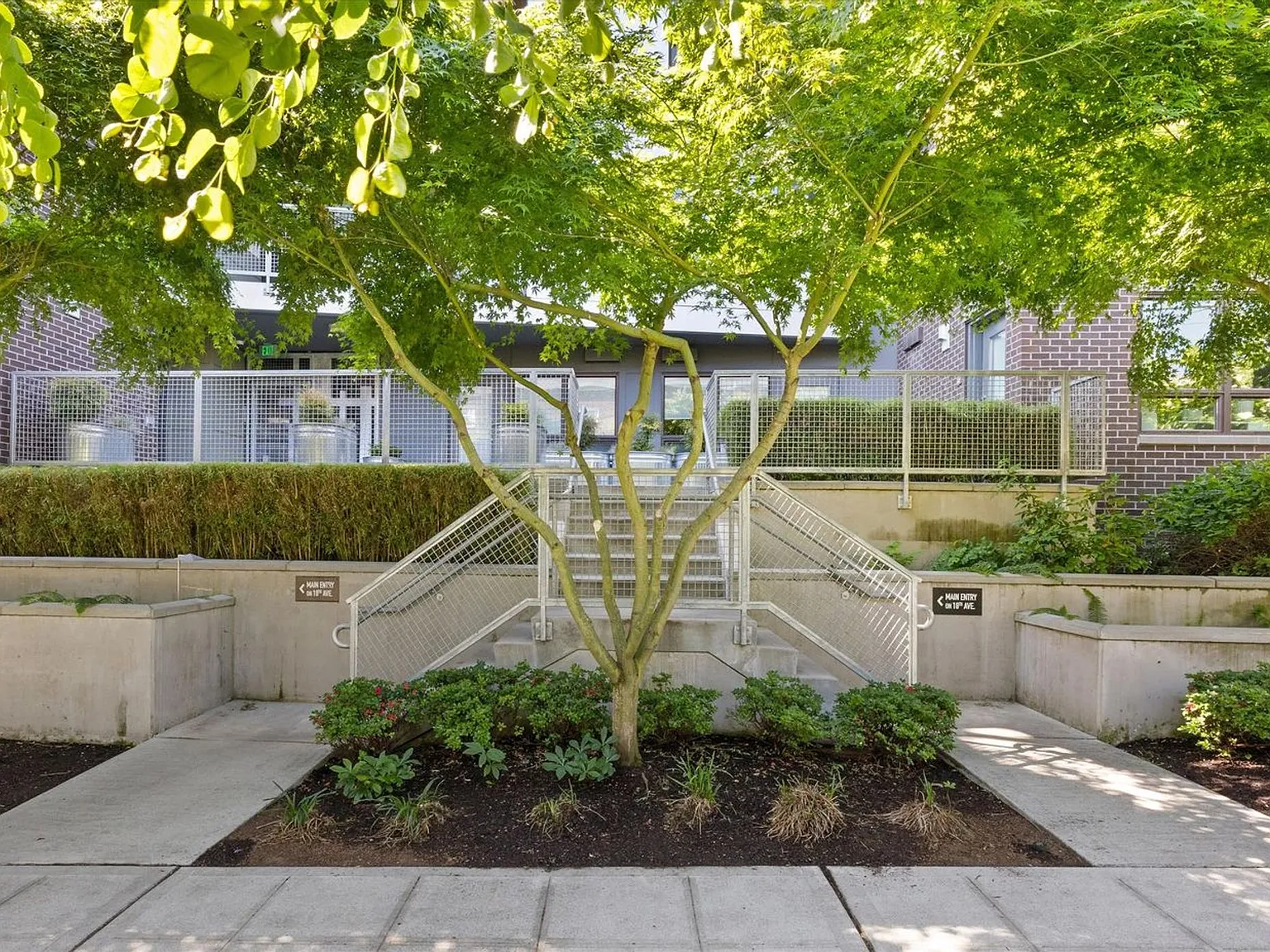 Denny 18 Apartments — Photo 4