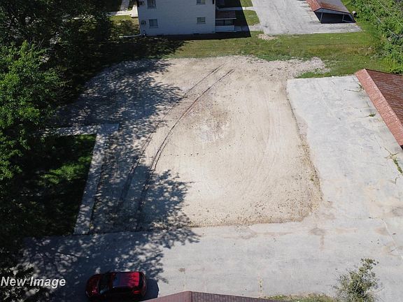 5th image of 3681 Bernice Dr