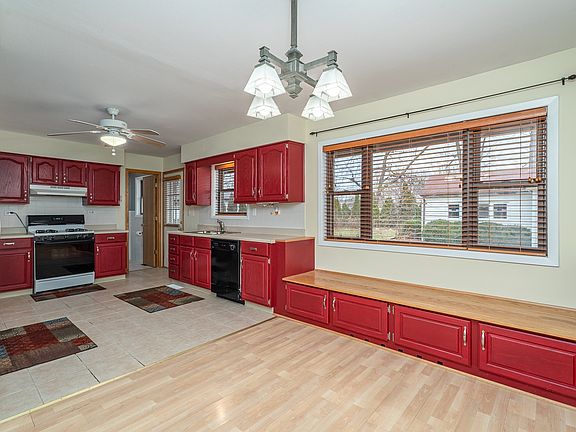 5th image of 7825 Catalpa Ave