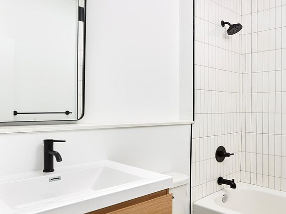 4th image of 2525 Frankford Ave #3ac9c7eec