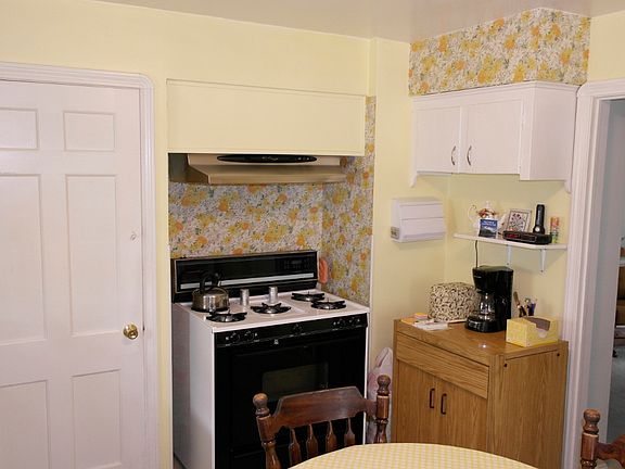 4th image of 12010 Kirton Ave