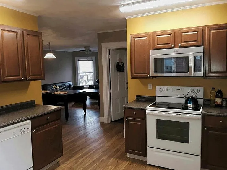 112 Murray St — Photo 1