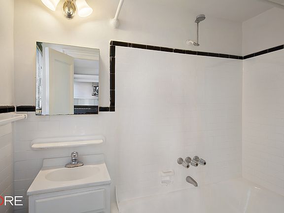 4th image of 339 E 58th St APT 10H