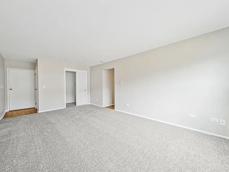 Eden Prairie Apartments — Photo 14